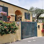 Stella Marina Bed & Breakfast 4*
