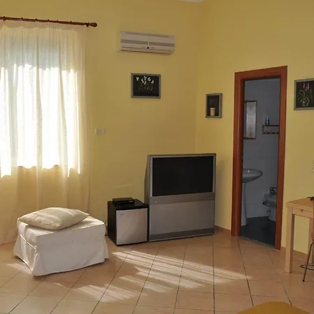 Stella Marina Oda ve Kahvaltı Aci Trezza