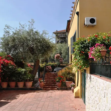 Stella Marina Bed & Breakfast 4*