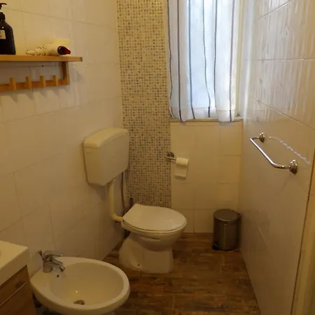 Alojamento de Acomodação e Pequeno-almoço Stella Marina 4*